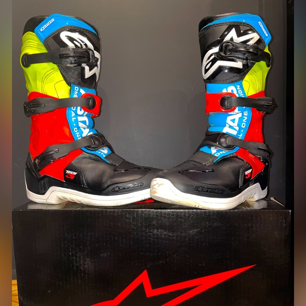 Alpinestars kids tech 3s size 7 moto boots